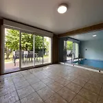 Apartment Avec Piscine Interieure *