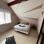 Apartment Avec Piscine Interieure *