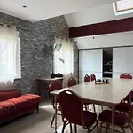 Apartment Avec Piscine Interieure