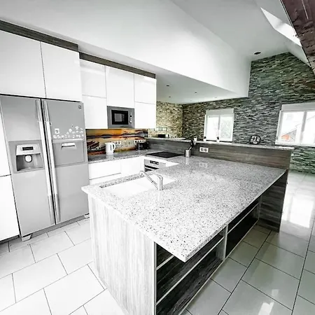 Avec Piscine Interieure * ホルツハイム