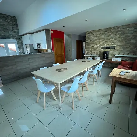 Avec Piscine Interieure *