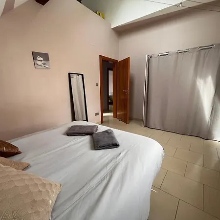 Villa avec piscine intérieure, proche Strasbourg Appartement