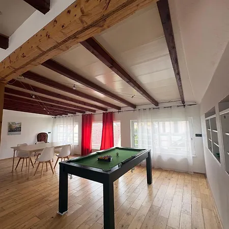Avec Piscine Interieure, Proche Strasbourg * Holtzheim
